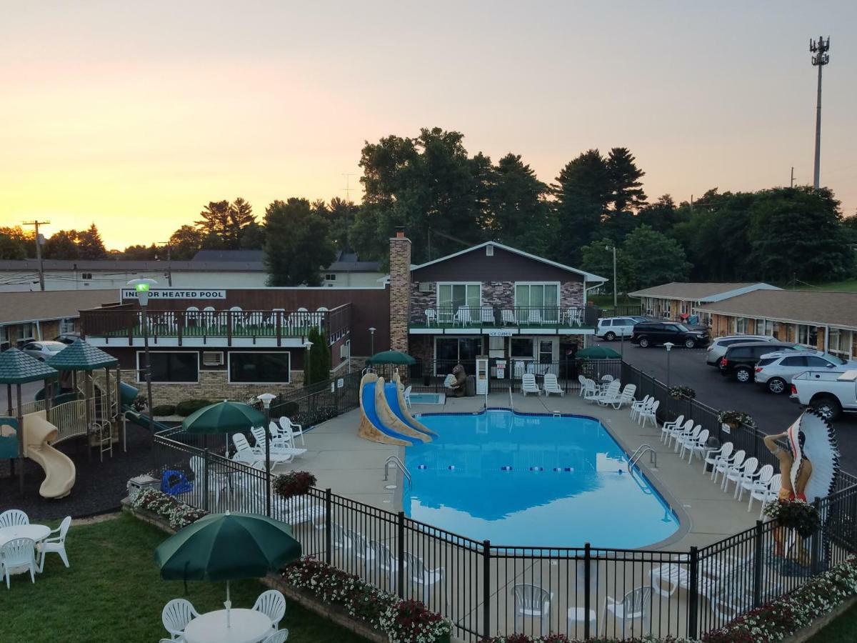 Black Hawk Motel & Suites Wisconsin Dells Exterior foto